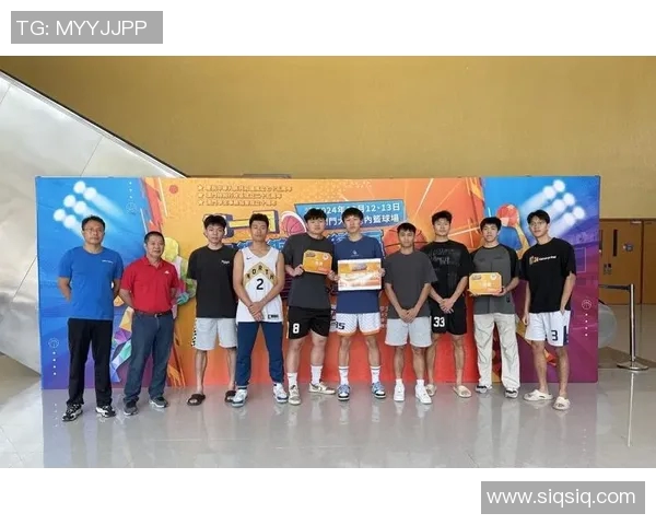 广州篮球队在城市联赛中以62分稳居积分榜首位展现强劲实力 广州篮球队在城市联赛中以62分稳居积分榜首位展现强劲实力