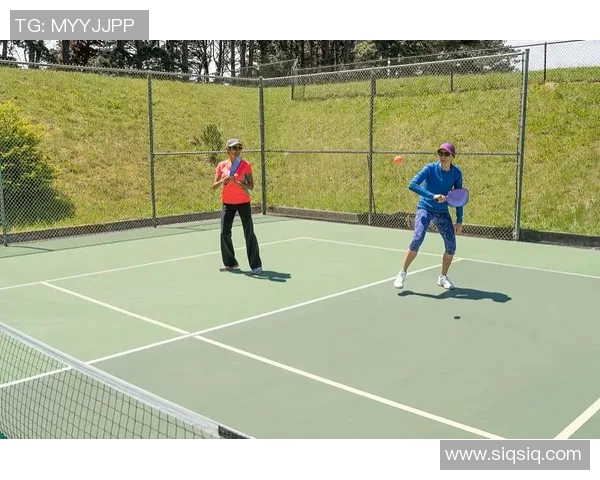 网球装备选购指南:如何选择适合的球袜提升比赛表现 网球装备选购指南:如何选择适合的球袜提升比赛表现