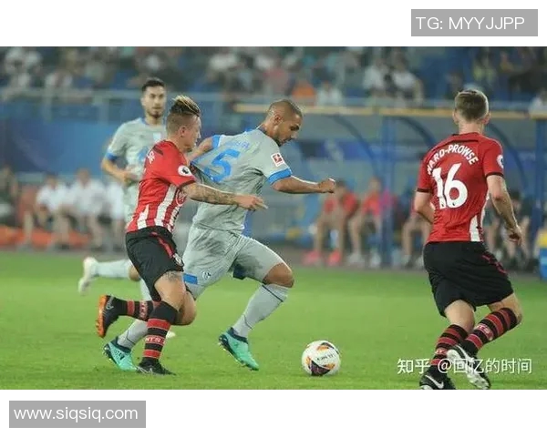 沙尔克与拜仁激战正酣精彩直播全程回顾与分析