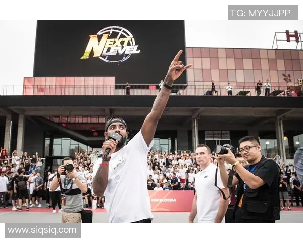 欧文新鞋发布会引发争议踩踏耐克Logo彰显艺术无畏标签束缚 欧文新鞋发布会引发争议踩踏耐克Logo彰显艺术无畏标签束缚