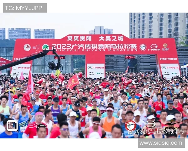 重庆极限运动队在马拉松大满贯中的团队协作表现深度解析与点评 重庆极限运动队在马拉松大满贯中的团队协作表现深度解析与点评