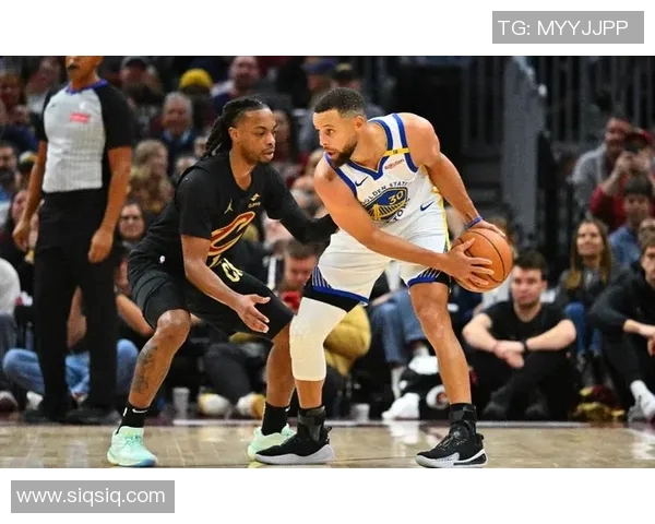 2015年勇士与雷霆季后赛对决全景回顾及精彩瞬间分析